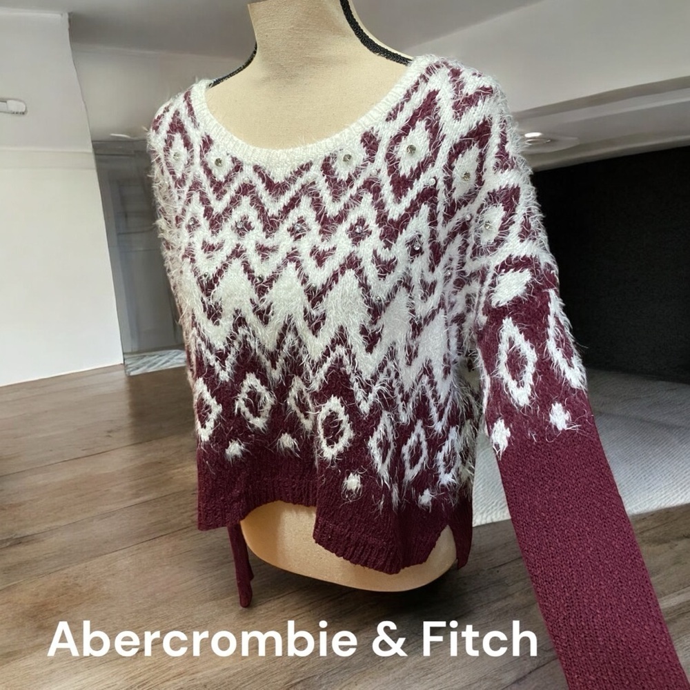 Abercrombie & Fitch-X-Small/Small super soft/fuzzy wine/white crop sweater. EUC!